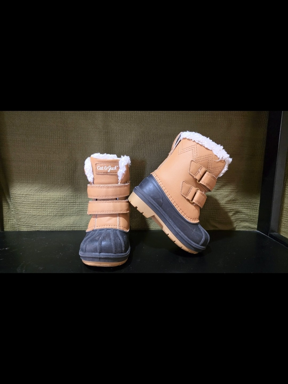Cat & Jack Kids Two-Tone Winter Boots - Tan and Black